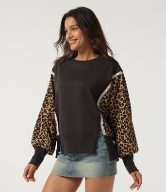 Round Neck Drop Shoulder Long Sleeve Split Hem Leopard Print Casual Top