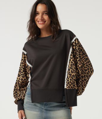 Round Neck Drop Shoulder Long Sleeve Split Hem Leopard Print Casual Top