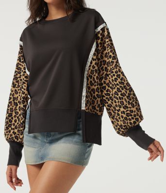 Round Neck Drop Shoulder Long Sleeve Split Hem Leopard Print Casual Top