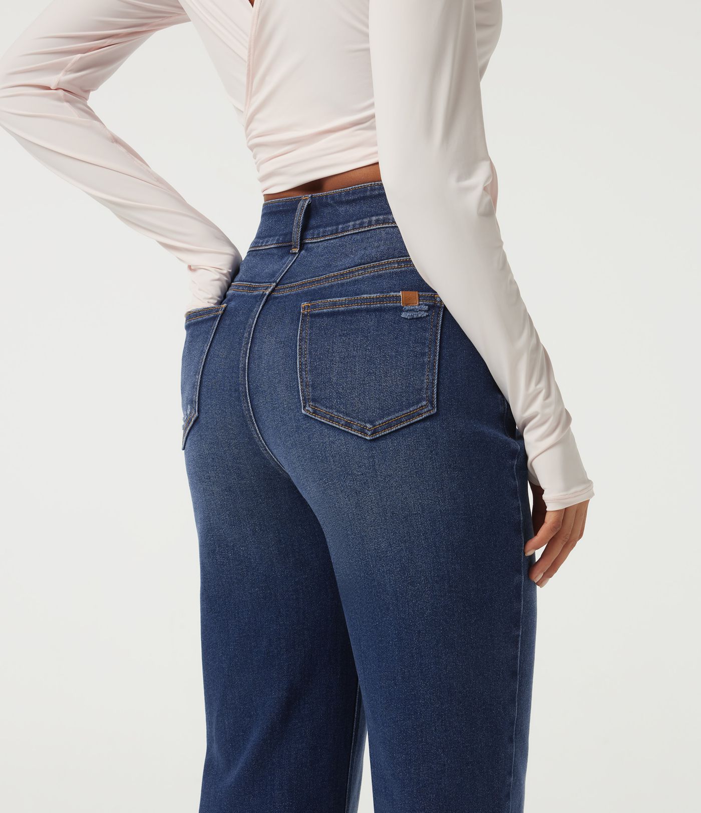 Jeans casuales de algodón de tiro alto y pernera recta con bolsillos Jeans casuales de algodón de tiro alto y pernera recta con bolsillos