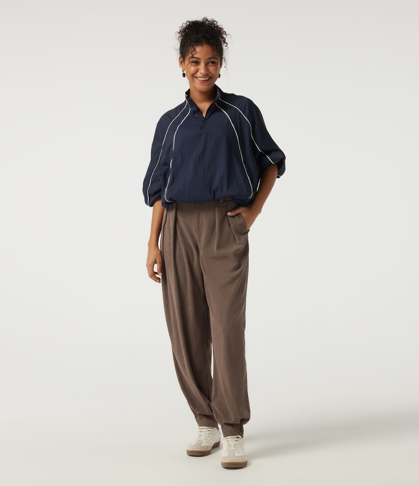 Pantalon décontracté en velours côtelé, taille haute, avec poches