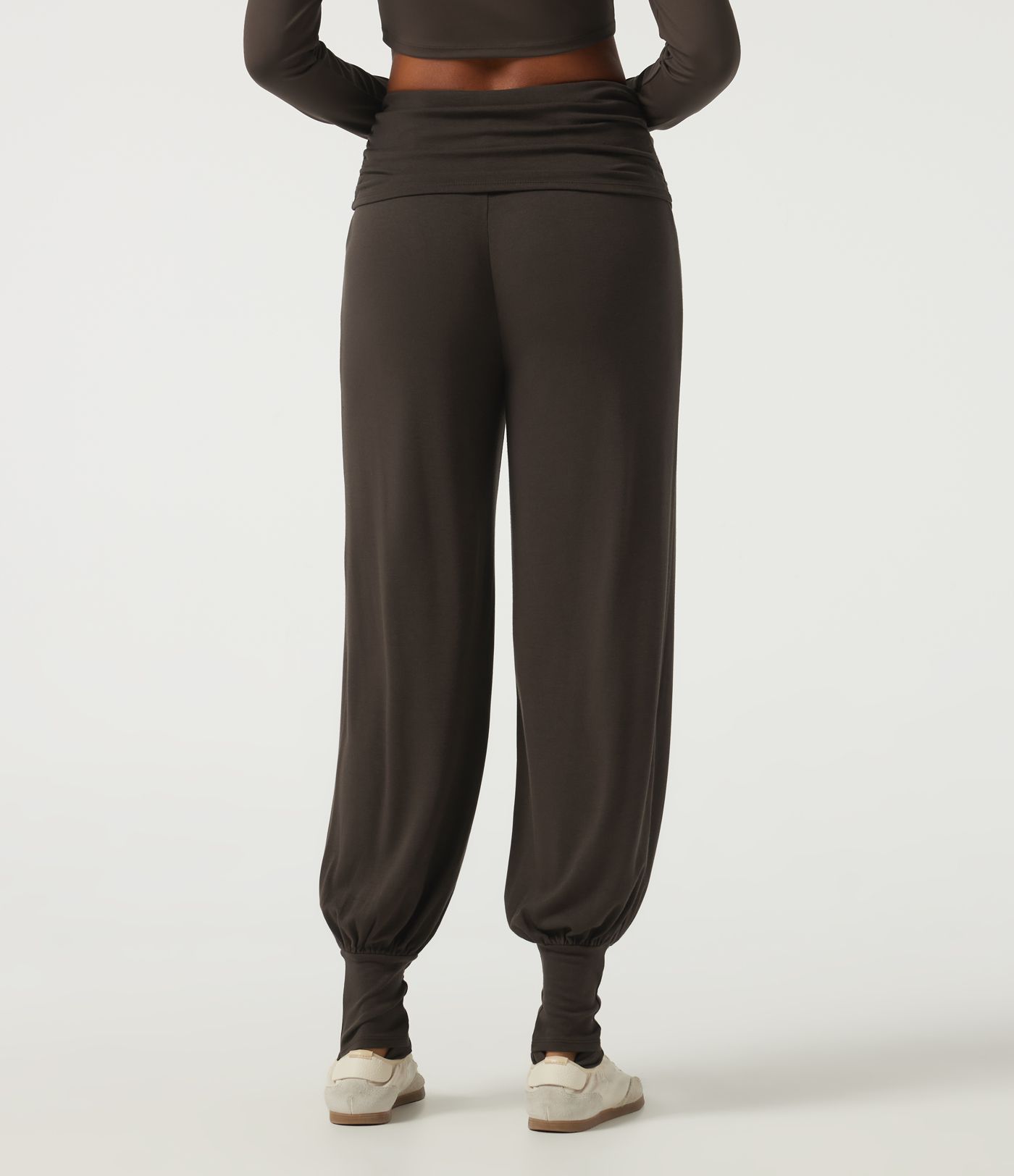 Mid Rise Ruched Stirrup Casual Joggers with Pockets