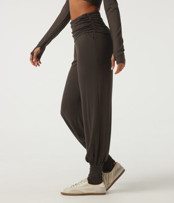 Mid Rise Ruched Stirrup Casual Joggers with Pockets