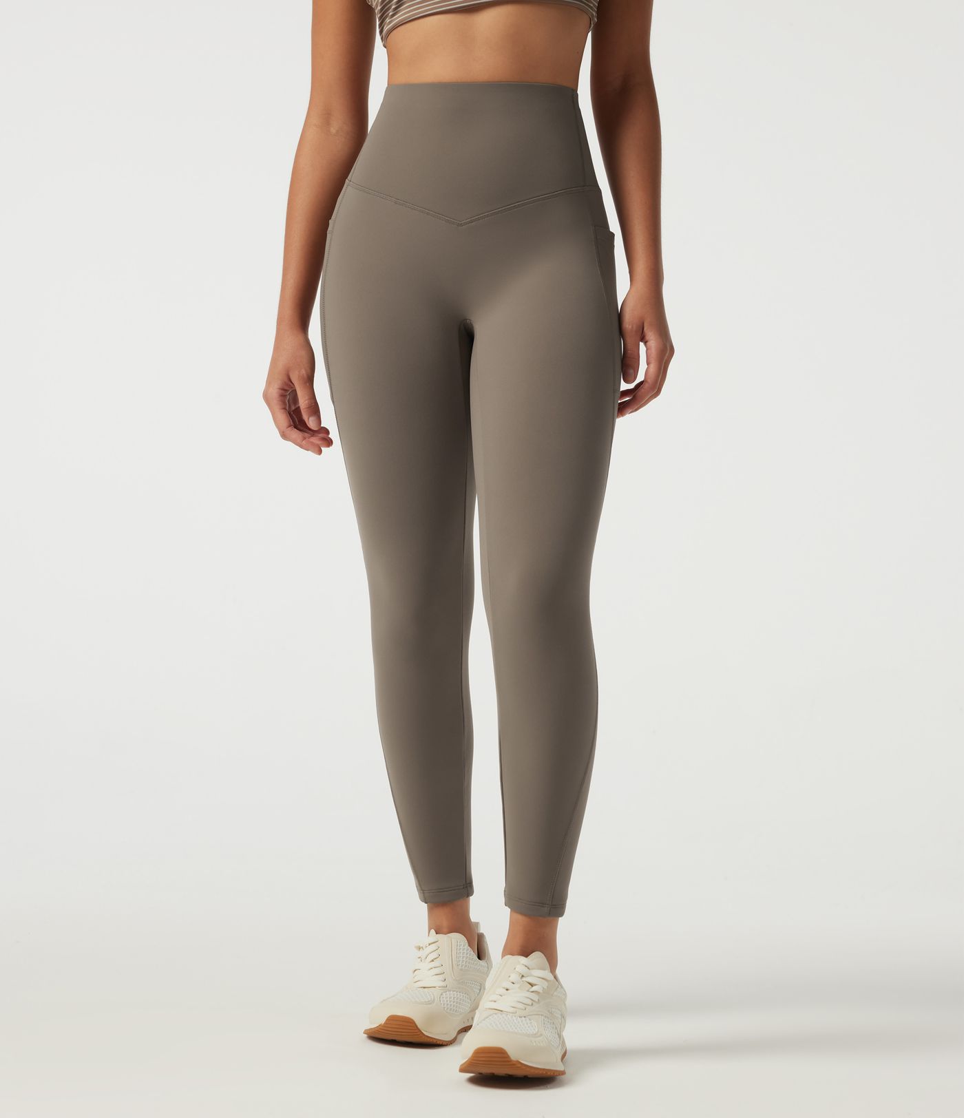 Halara UltraSculpt™ - Trainings-Leggings aus Fleece mit hohem Bund, Seitentaschen und Bauchkontrolle - skinny fit Halara UltraSculpt™ - Trainings-Leggings aus Fleece mit hohem Bund, Seitentaschen und Bauchkontrolle - skinny fit