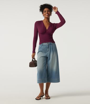 Ribbed V Neck Long Sleeve Ruched Casual Top with Built-in Bra Ribbed V Neck Long Sleeve Ruched Casual Top with Built-in Bra