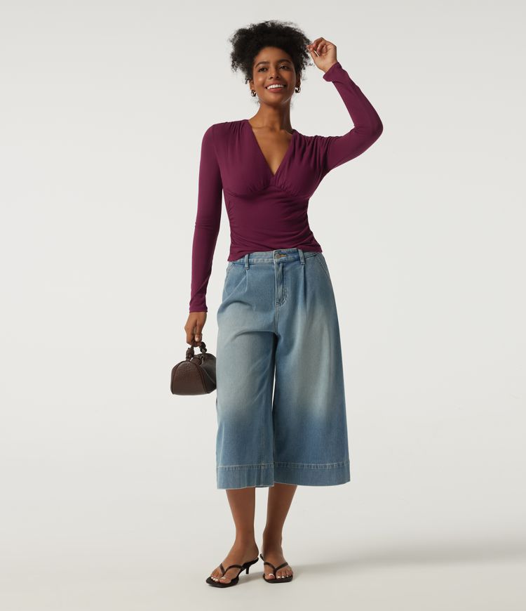 Ribbed V Neck Long Sleeve Ruched Casual Top with Built-in Bra Ribbed V Neck Long Sleeve Ruched Casual Top with Built-in Bra