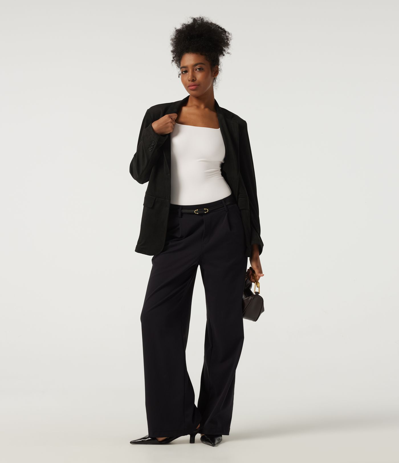 SoftlyZero™ - Lässiger Bodysuit mit eckigem Ausschnitt und langen Ärmeln SoftlyZero™ - Lässiger Bodysuit mit eckigem Ausschnitt und langen Ärmeln
