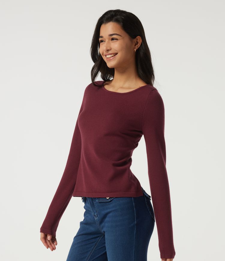 Lässiger Pullover mit Boot-Ausschnitt, langen Ärmeln, kontrastierender Spitze und ausgeschnittenem Rücken Lässiger Pullover mit Boot-Ausschnitt, langen Ärmeln, kontrastierender Spitze und ausgeschnittenem Rücken