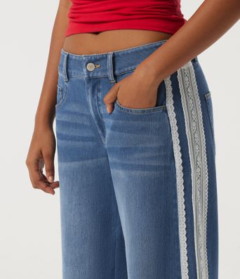 Halara Flex™ Low-Rise Baggy-Jeans mit Kontrastspitze, lässig, mit Taschen Halara Flex™ Low-Rise Baggy-Jeans mit Kontrastspitze, lässig, mit Taschen