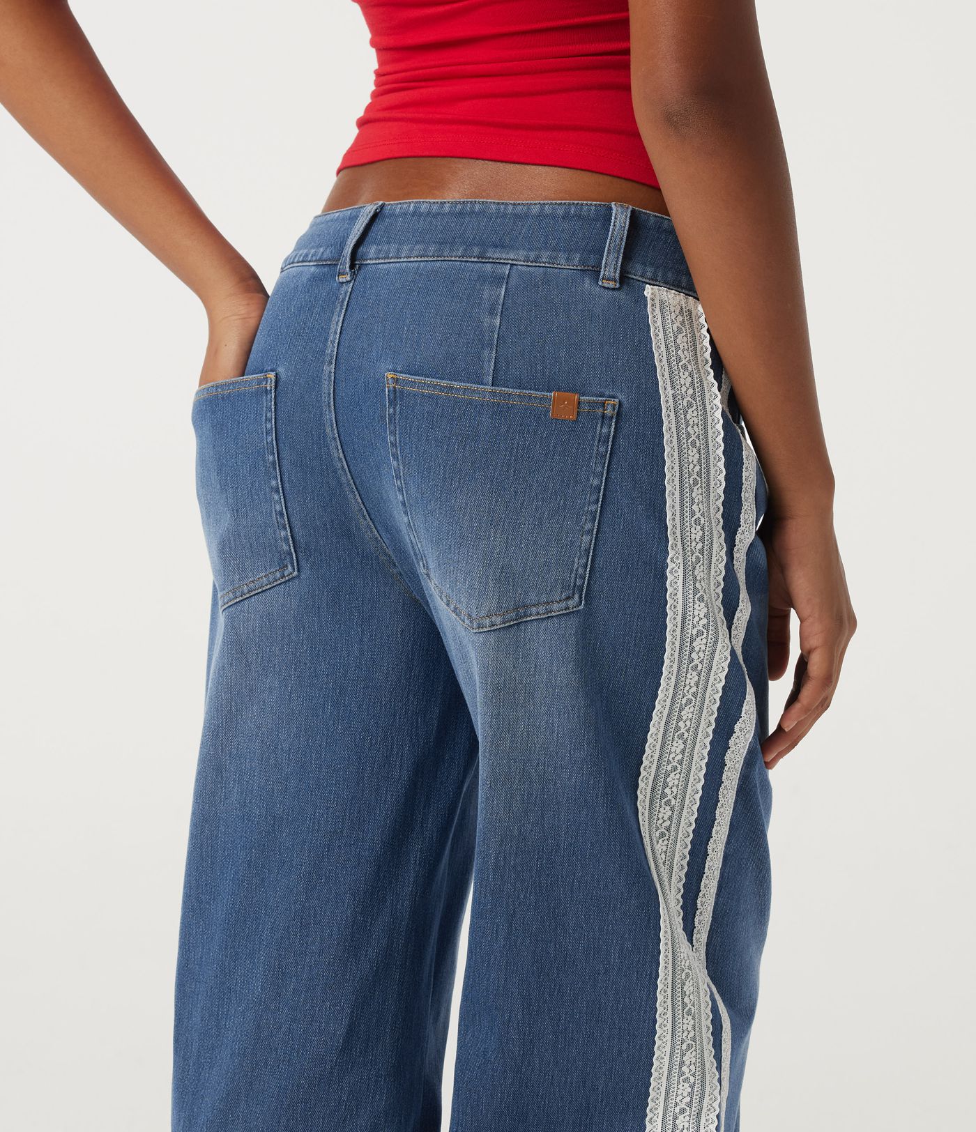 Halara Flex™ Low-Rise Baggy-Jeans mit Kontrastspitze, lässig, mit Taschen Halara Flex™ Low-Rise Baggy-Jeans mit Kontrastspitze, lässig, mit Taschen