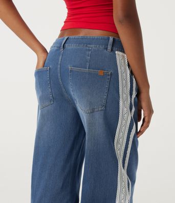 Halara Flex™ Low-Rise Baggy-Jeans mit Kontrastspitze, lässig, mit Taschen Halara Flex™ Low-Rise Baggy-Jeans mit Kontrastspitze, lässig, mit Taschen