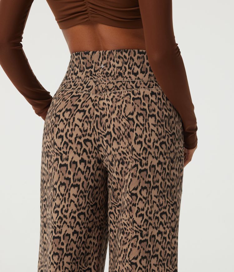 Halara UltraSculpt™ Extra Heat Leopard Print High Waisted Tummy Control Straight Leg Fleece Yoga Pants with Pockets
