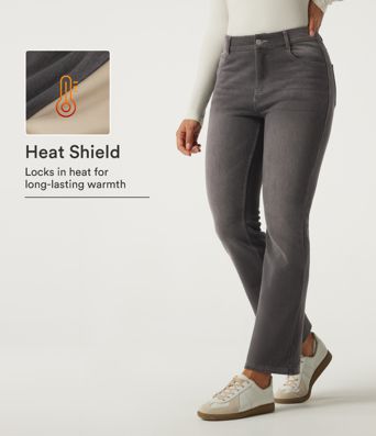 Jeans bootcut de talle medio en algodón, forrados con forro polar y con bolsillos. Jeans bootcut de talle medio en algodón, forrados con forro polar y con bolsillos.