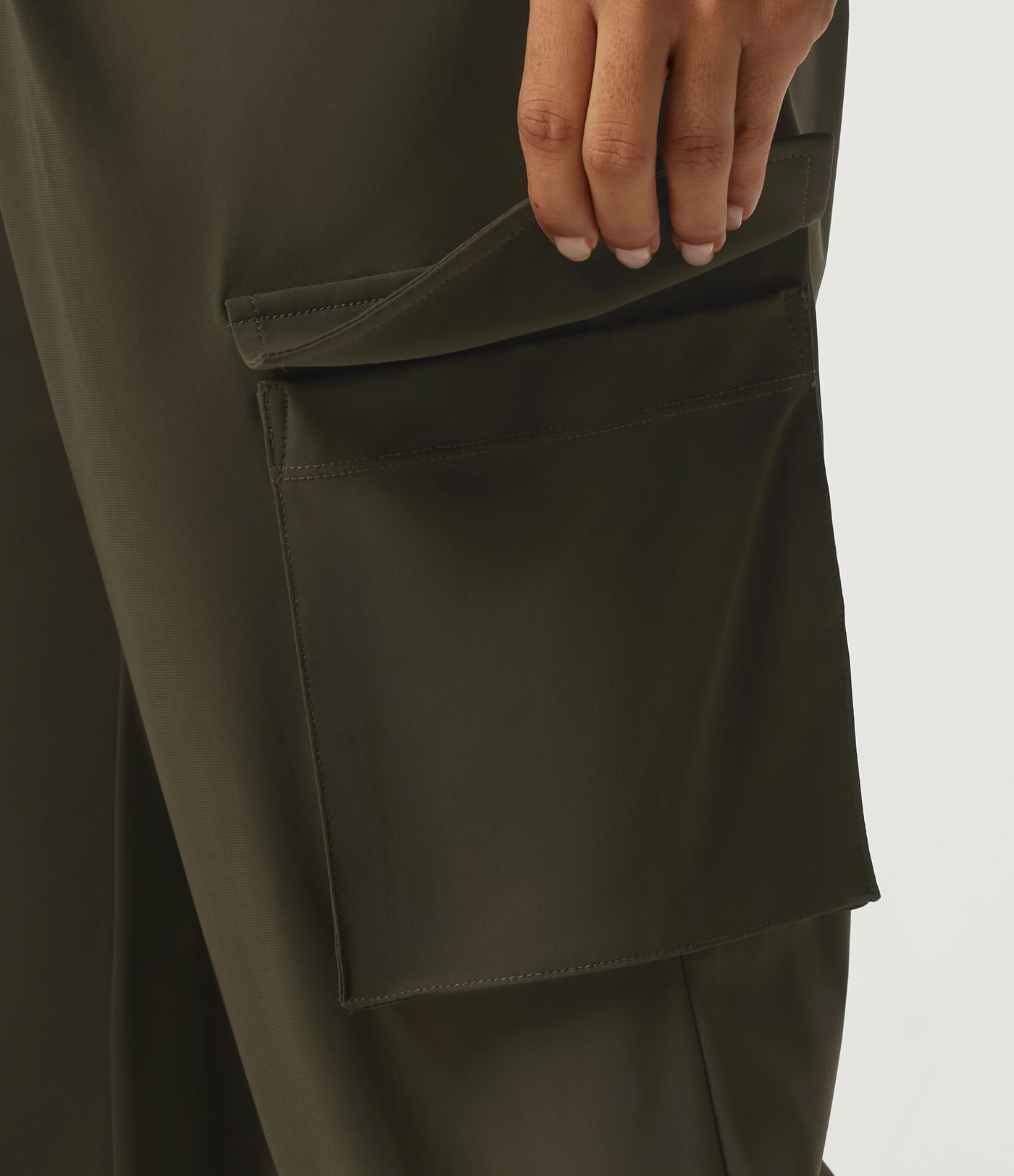 Mid Rise Quick Dry Wrinkle Recovery Tapered Running Cargo Pants with Pockets