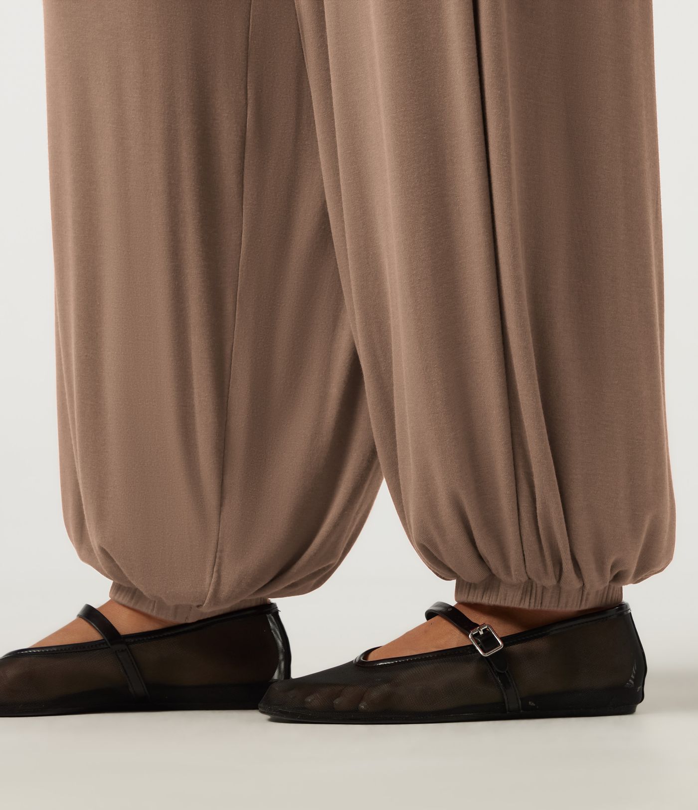 Ribbed Mid Rise Ruched Casual Pants with Pockets Ribbed Mid Rise Ruched Casual Pants with Pockets