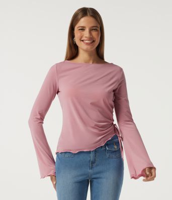 Top casual de cuello barco, manga larga, fruncido asimétrico con ribete ondulado, en tejido de secado rápido. Top casual de cuello barco, manga larga, fruncido asimétrico con ribete ondulado, en tejido de secado rápido.