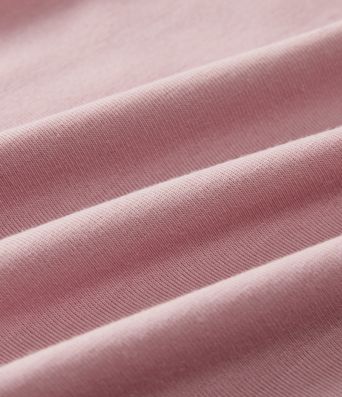 Top casual de cuello barco, manga larga, fruncido asimétrico con ribete ondulado, en tejido de secado rápido. Top casual de cuello barco, manga larga, fruncido asimétrico con ribete ondulado, en tejido de secado rápido.