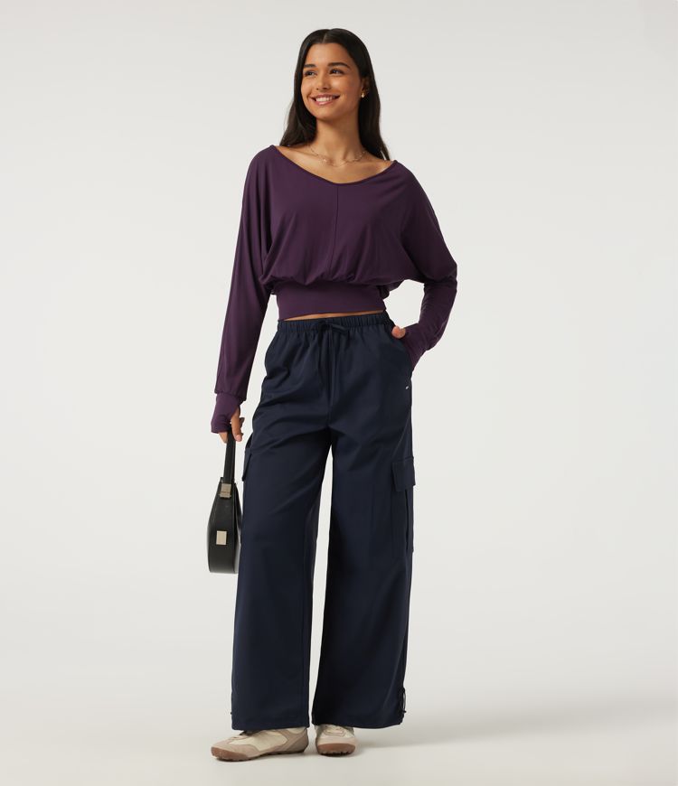 V Neck Batwing Long Sleeve Casual Top with Thumbholes V Neck Batwing Long Sleeve Casual Top with Thumbholes