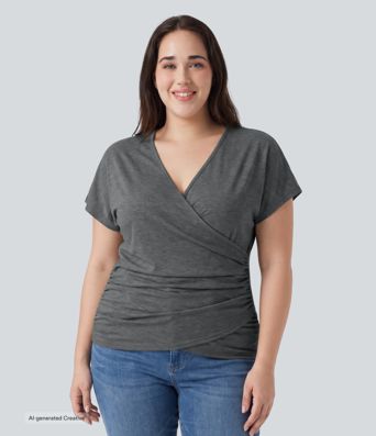 Top grande taille à col V manches courtes avec fronces