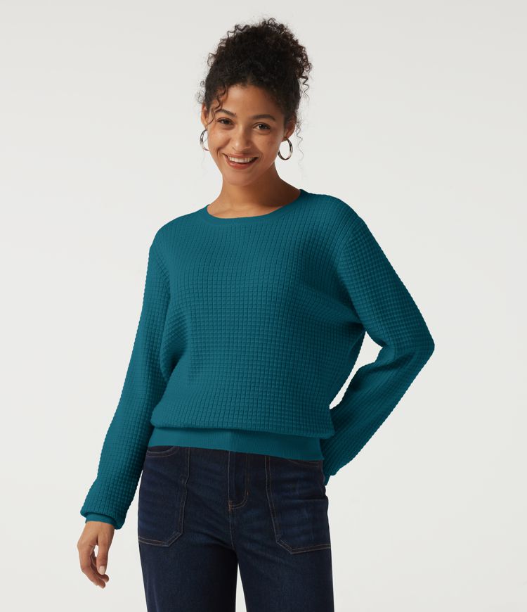 Pull gaufré à encolure arrondie et manches longues