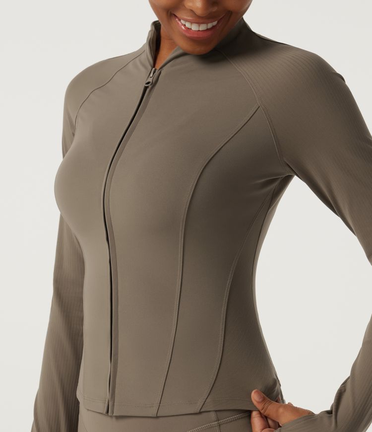 Halara UltraSculpt™ Stehkragen-Langarm-Yoga-Jacke in Curvy-Passform mit Daumenlöchern und Taschen Halara UltraSculpt™ Stehkragen-Langarm-Yoga-Jacke in Curvy-Passform mit Daumenlöchern und Taschen