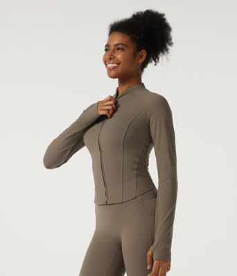 Halara UltraSculpt™ Stehkragen-Langarm-Yoga-Jacke in Curvy-Passform mit Daumenlöchern und Taschen Halara UltraSculpt™ Stehkragen-Langarm-Yoga-Jacke in Curvy-Passform mit Daumenlöchern und Taschen