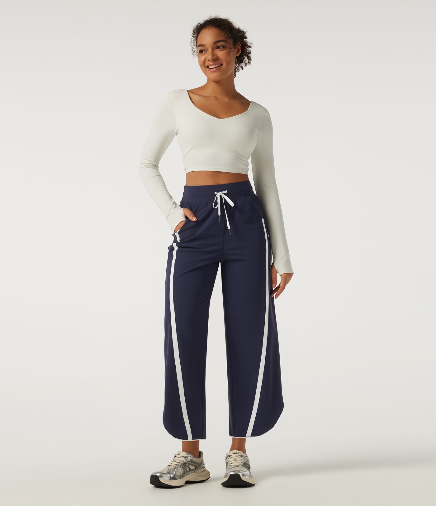 Pantalon de tennis taille haute à cordon, jambe large, ourlet incurvé, à blocs de couleur, séchage rapide InstantCool, avec poches — UPF40+