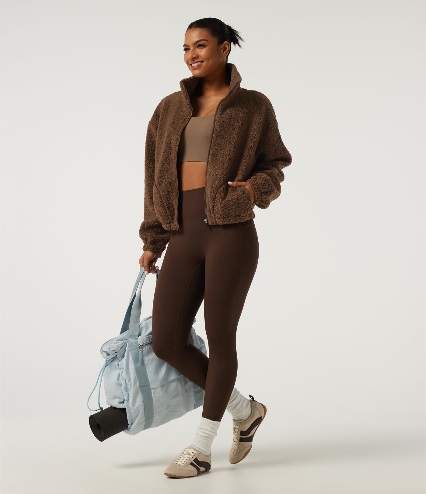 Veste sherpa de yoga à col roulé et manches longues avec poches
