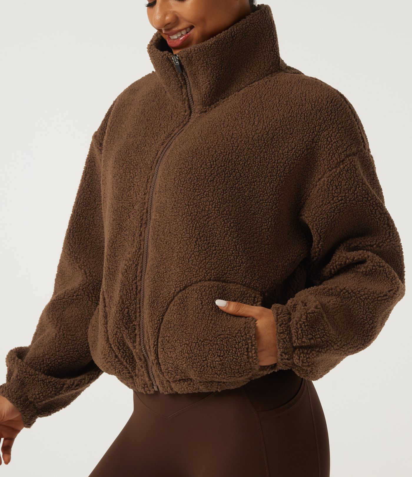 Veste sherpa de yoga à col roulé et manches longues avec poches
