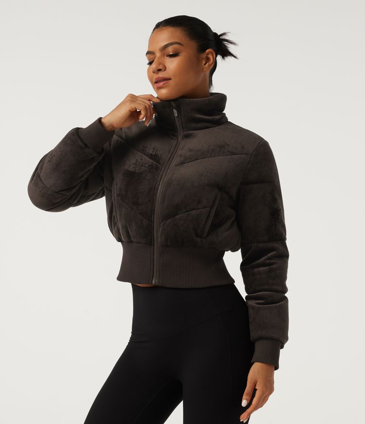 Lässige, gepolsterte Cordjacke aus geripptem Strick mit Stehkragen, Seitentaschen und langen Ärmeln