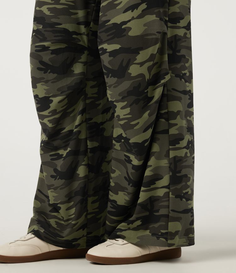 Mid Rise Baggy Drawstring Camo Waffle Casual Pants with Pockets