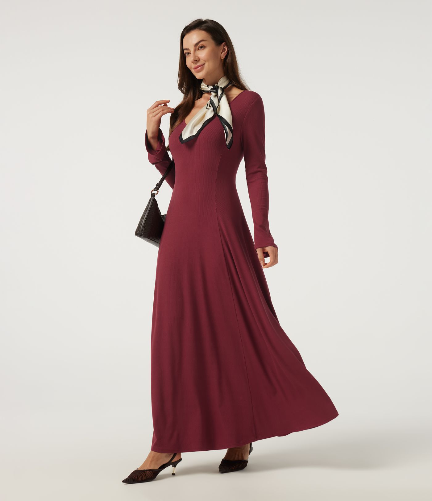 Robe maxi décontractée en maille côtelée, col V, manches longues à volants, coupe évasée (A-line)