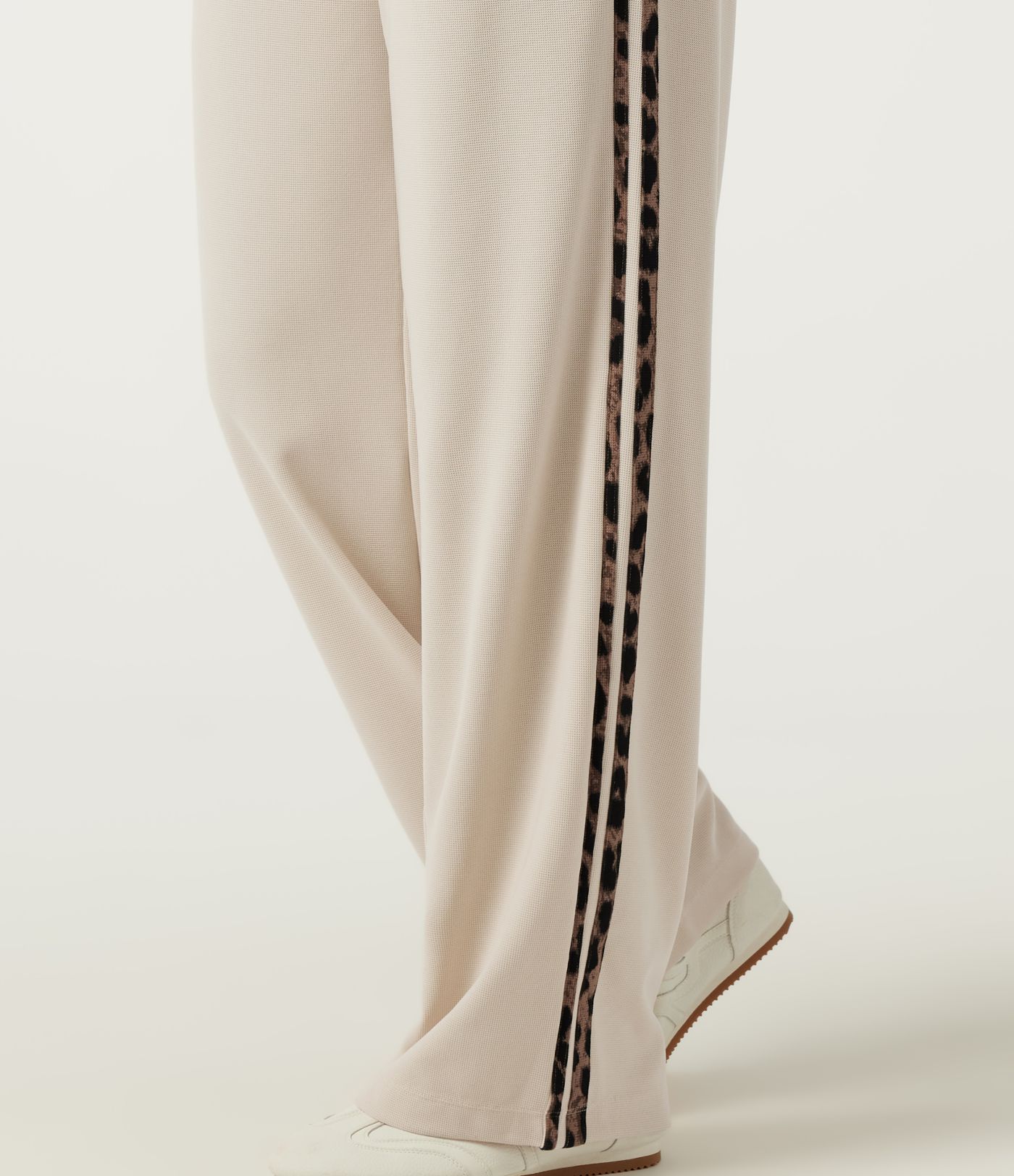 Pantalon décontracté en tissu gaufré, taille haute, à cordon, coupe droite, bande latérale, imprimé léopard, avec poches.
