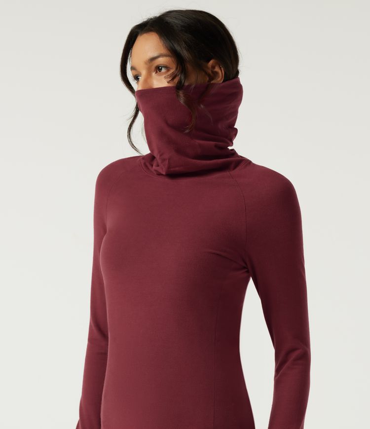 Halara HeatCore top casual térmico de cuello alto, manga larga raglán, con aberturas para los pulgares.