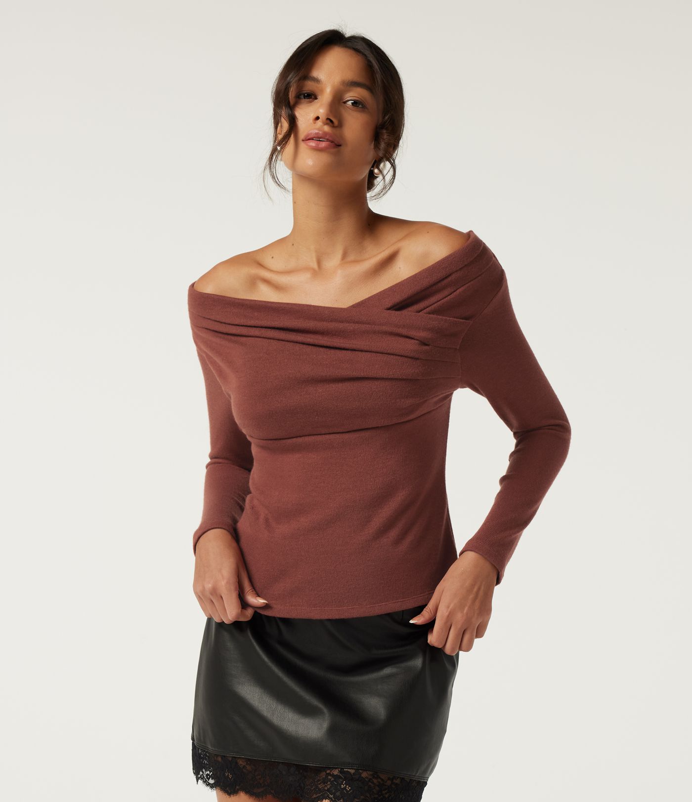 Off Shoulder Crossover Ruched Long Sleeve Casual Top Off Shoulder Crossover Ruched Long Sleeve Casual Top