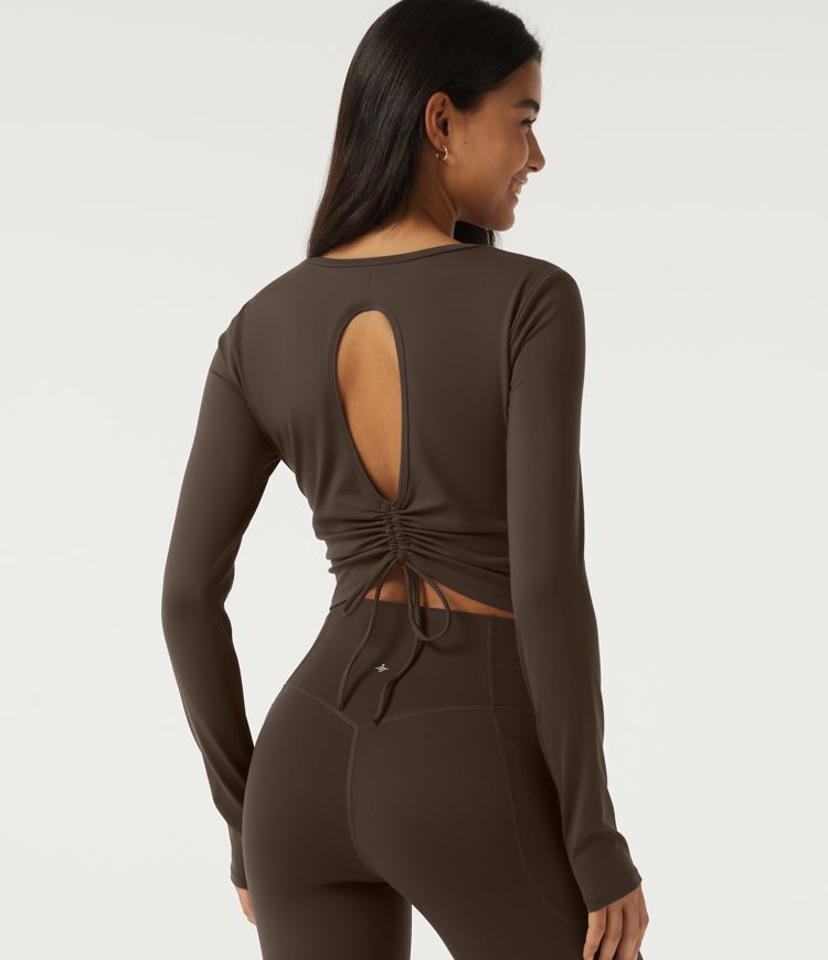 Softlyzero™ Plush - Rückenfreies, gerafftes Yoga-Sport-Top mit Rundhalsausschnitt, langen Ärmeln und Daumenlöchern