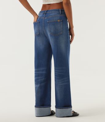 Lässige Baumwoll-Jeans mit mittlerer Bundhöhe, weitem Bein, umgeschlagenem Saum und Taschen Lässige Baumwoll-Jeans mit mittlerer Bundhöhe, weitem Bein, umgeschlagenem Saum und Taschen