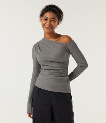 Hoch elastisches, geripptes Strick-One-Shoulder-Top mit langen Ärmeln, integriertem BH und Raffung