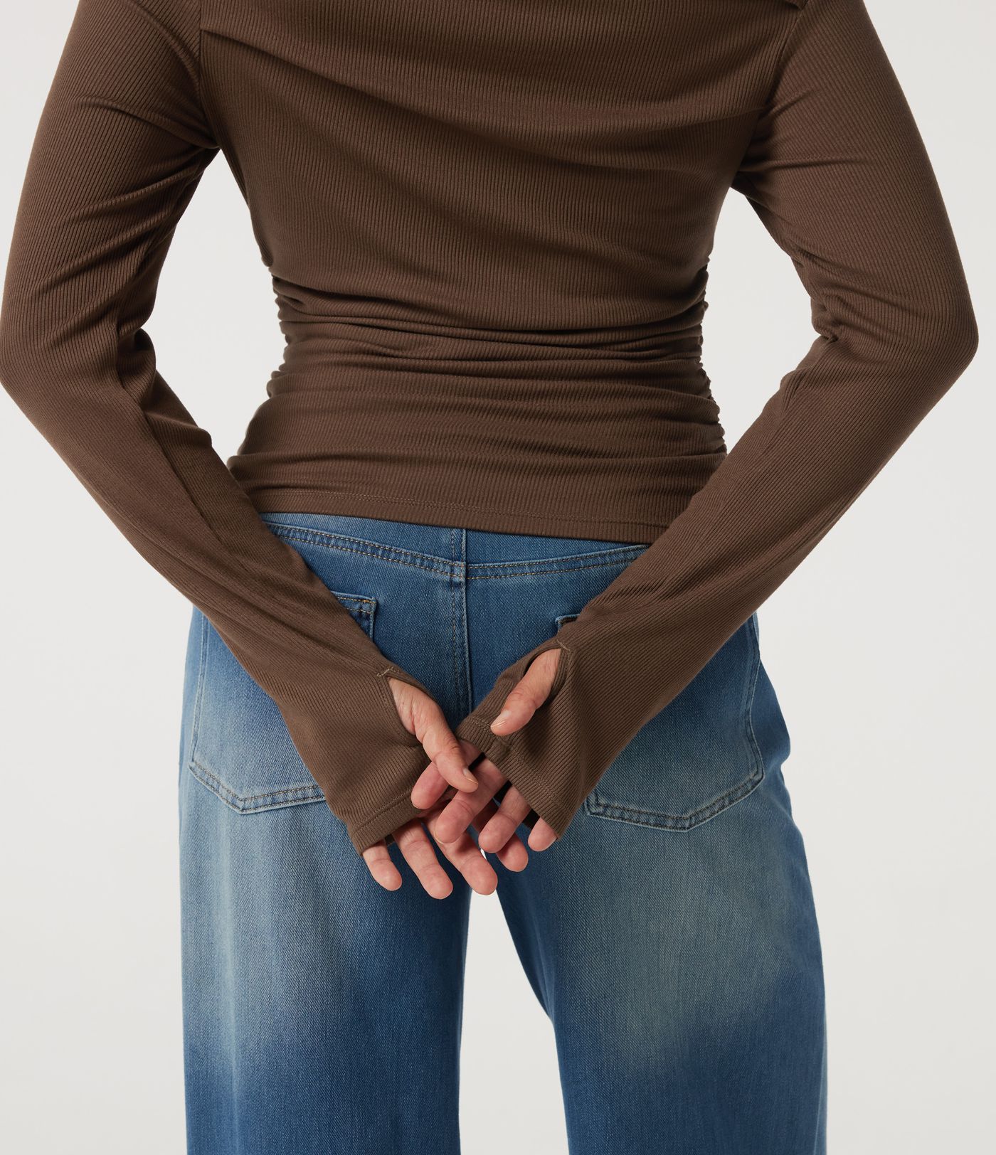 Schulterfreies, langärmliges Casual-Top mit Daumenlöchern Schulterfreies, langärmliges Casual-Top mit Daumenlöchern