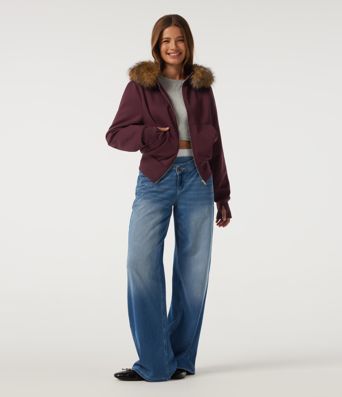 Full-Zip Casual Sweatshirt with Detachable Faux Fur Trimmed Hood and ThumbHoles and Pockets Full-Zip Casual Sweatshirt with Detachable Faux Fur Trimmed Hood and ThumbHoles and Pockets