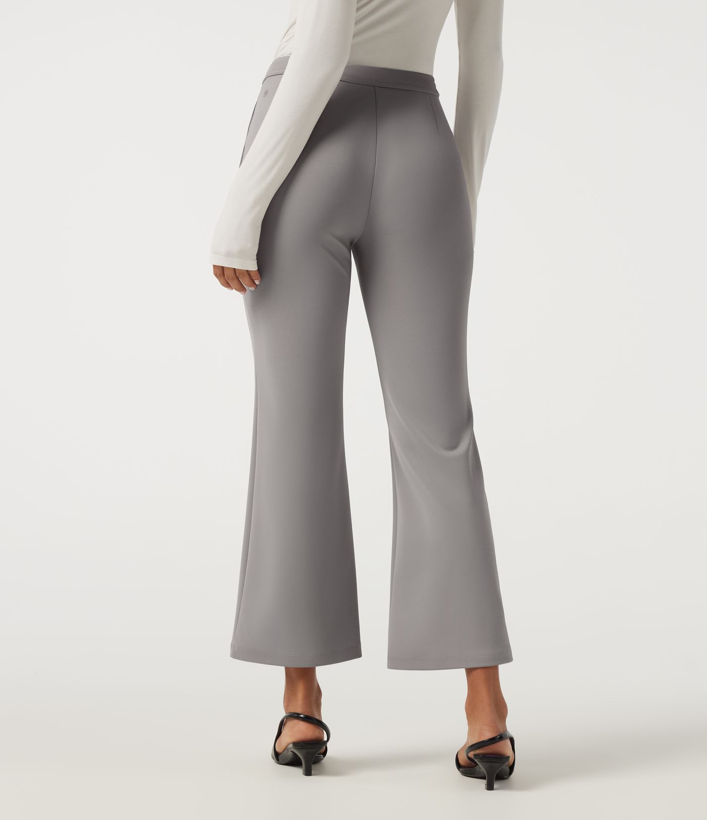 Halara Flex™ Pantalon de travail en crêpe, taille mi-haute, à plis nervurés et jambe évasée, avec poches