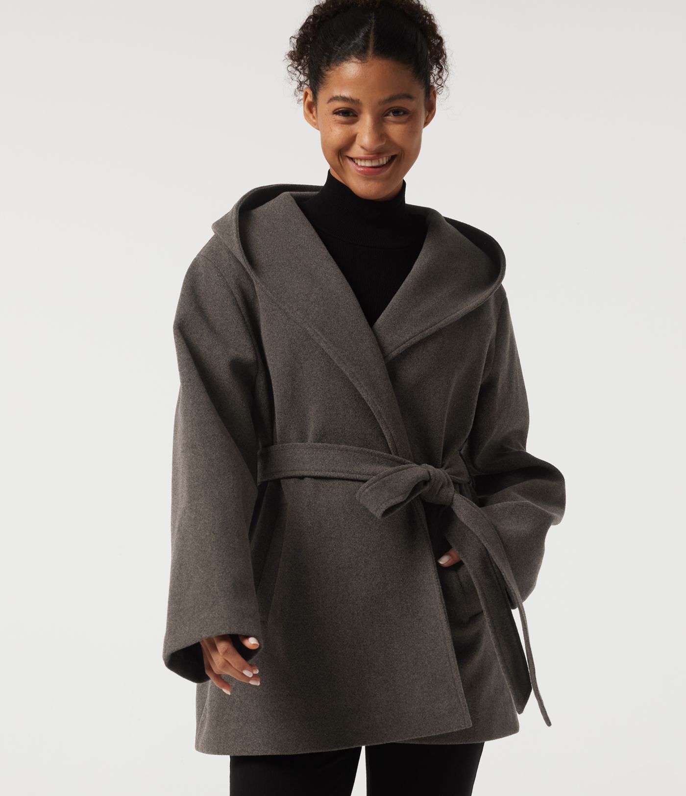 Fleece-Arbeitsmantel mit Kapuze, Kordelzug, langen Ärmeln und Taschen