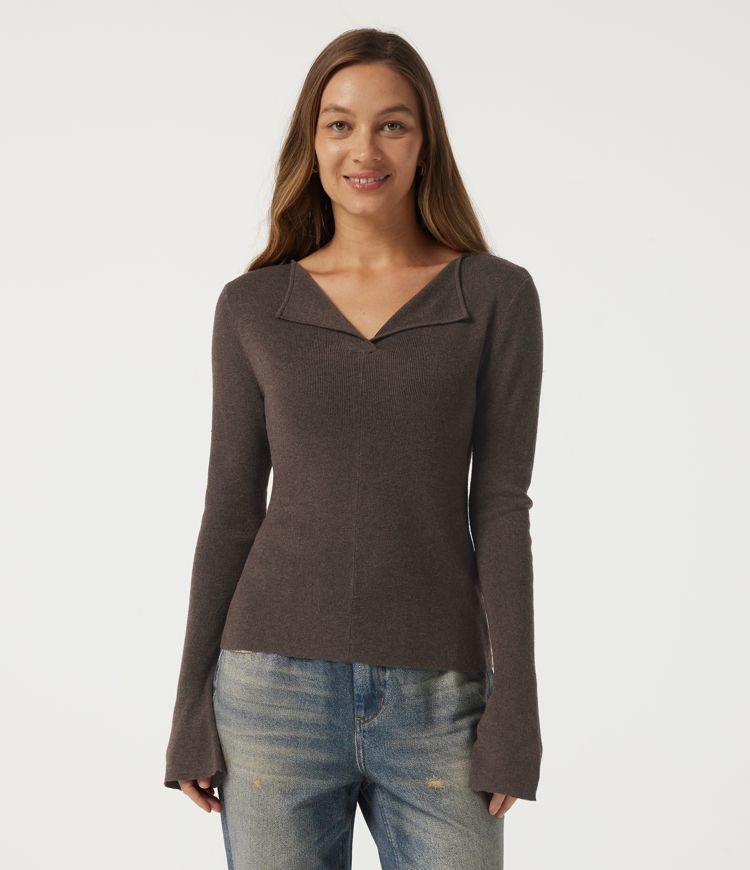 Lässiger Pullover mit langen Volantärmeln
