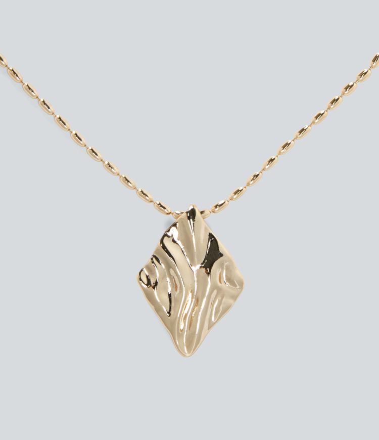 Gold Halsband med hänge i rombform / 2