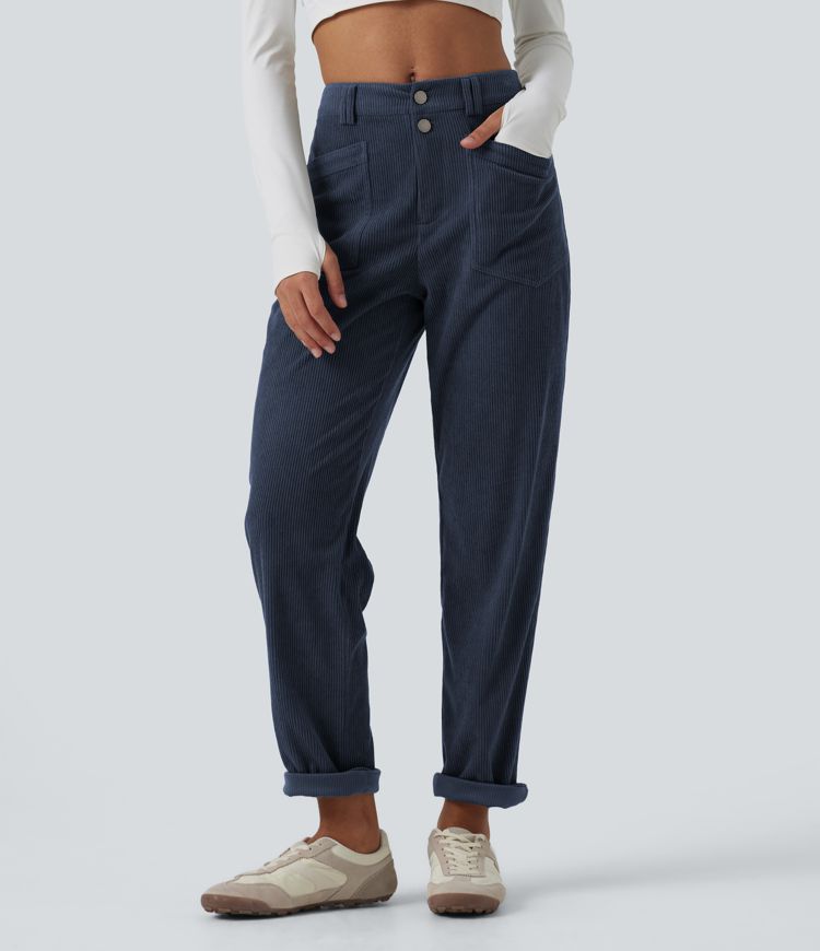 Lässige, schmal zulaufende Cordhose mit mittelhohem Bund und mehreren Taschen