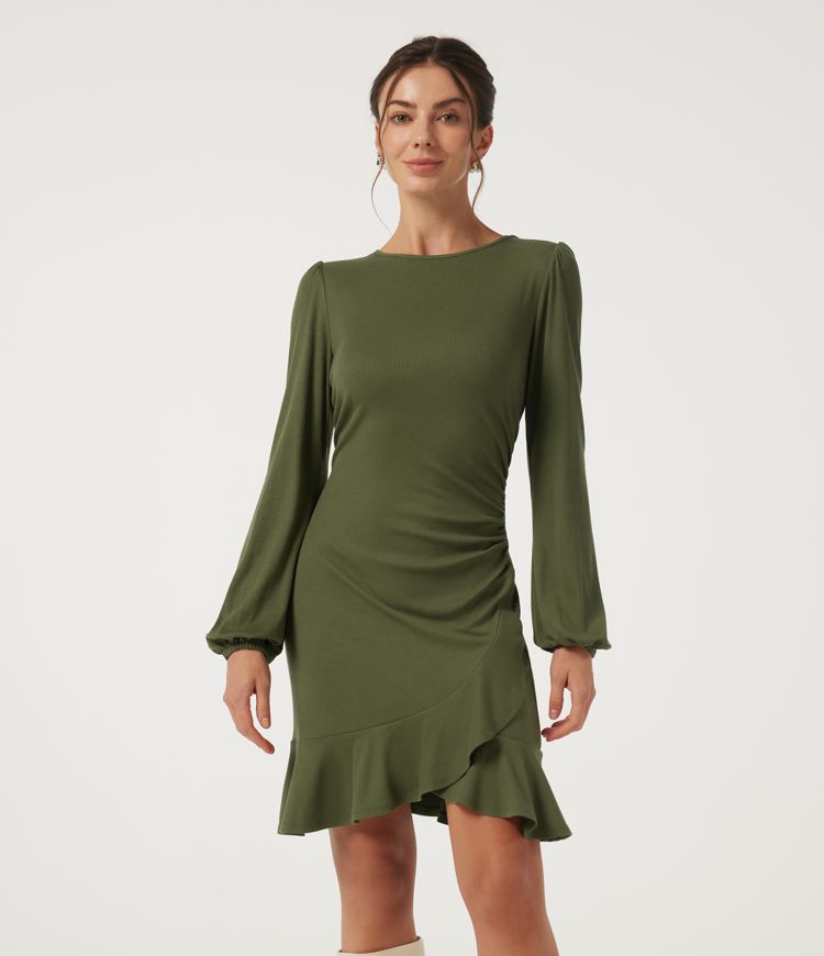 Robe courte moulante côtelée à jupe évasée volantée, col rond et manches longues