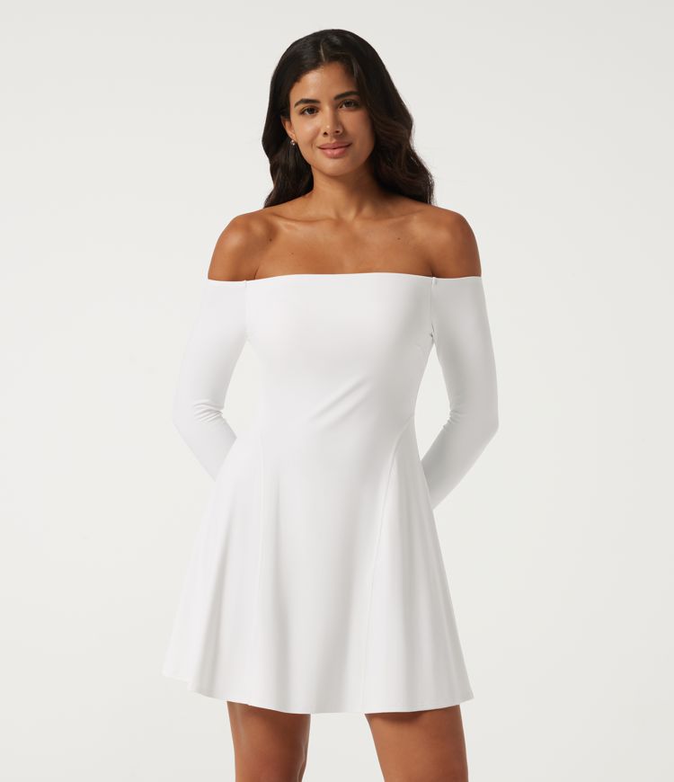 Robe courte SoftlyZero™ Plush à épaules dénudées et manches longues avec brassière intégrée – Bonnets B à DD