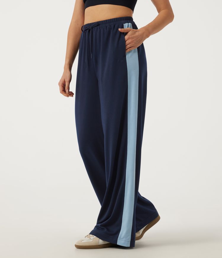 Hochgeschnittene Jogginghose mit Kordelzug, geradem Bein, Color-Block-Design und Taschen