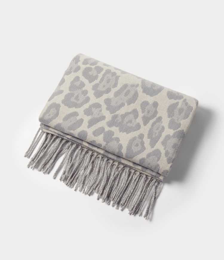 Silver Leopard Print Leopard Print Casual Scarf / 2